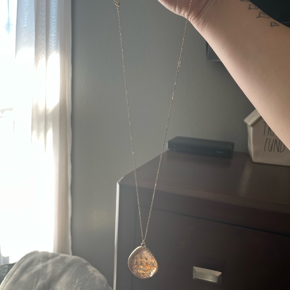 Old Navy Necklace - Picture 3 of 3